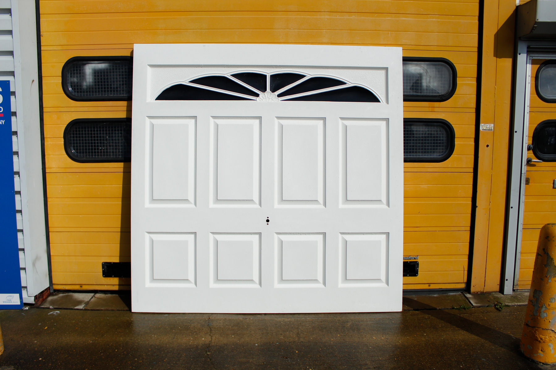 Meridian Brittania Georgian with Sunburst Top in White Gloss