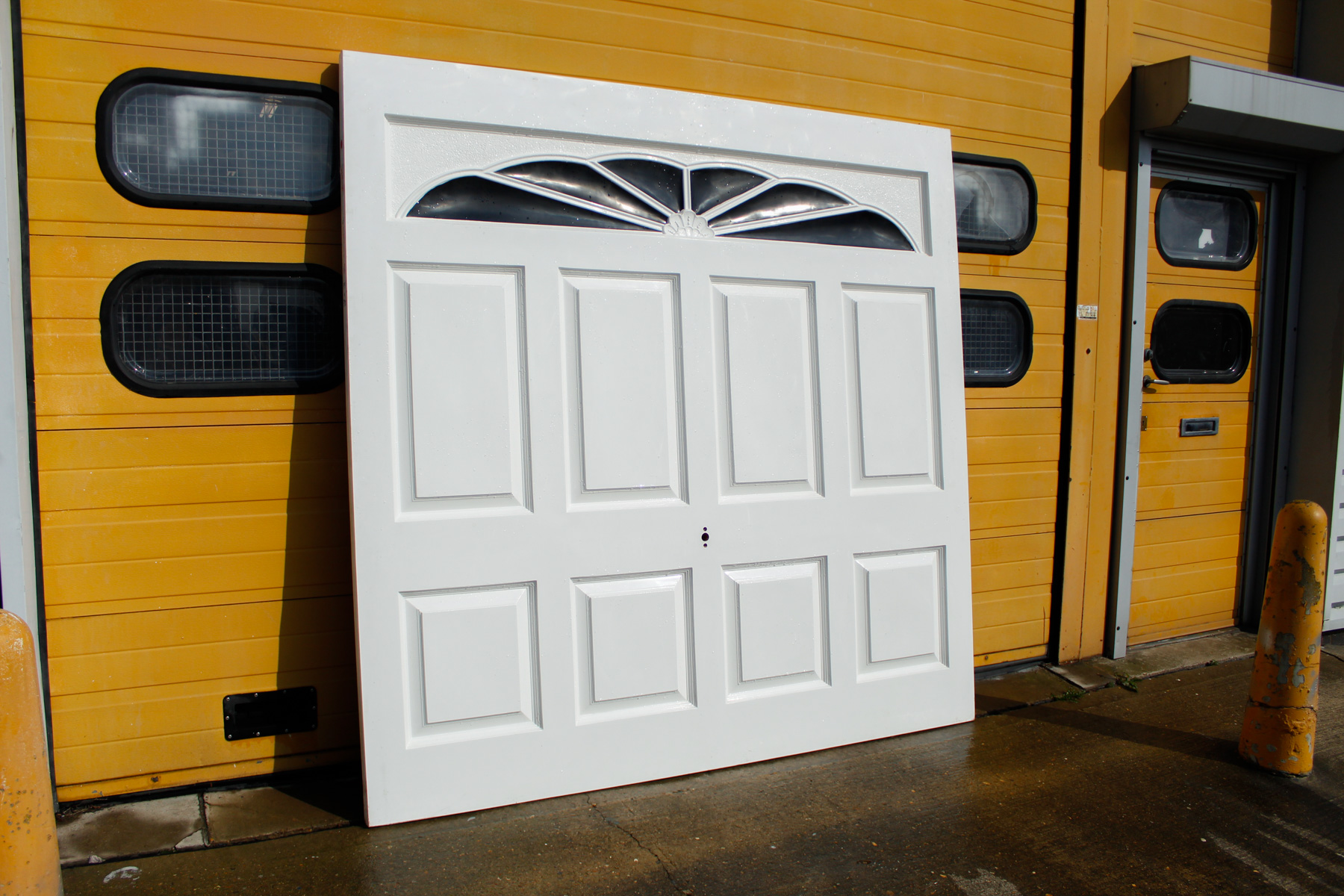 Meridian Brittania Georgian with Sunburst Top in White Gloss