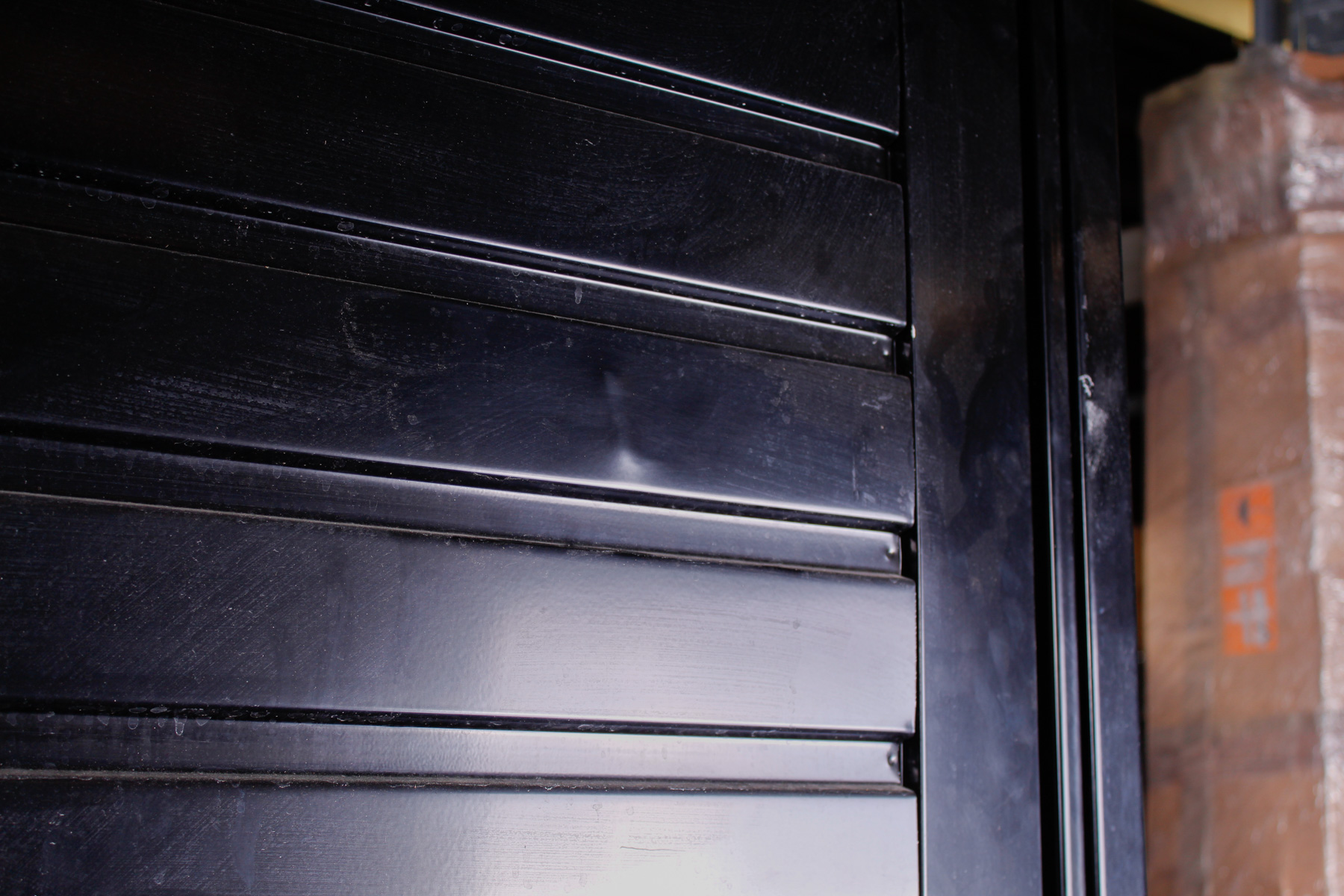 Hormann Personnel 2002 Horizontally Ribbed in Black