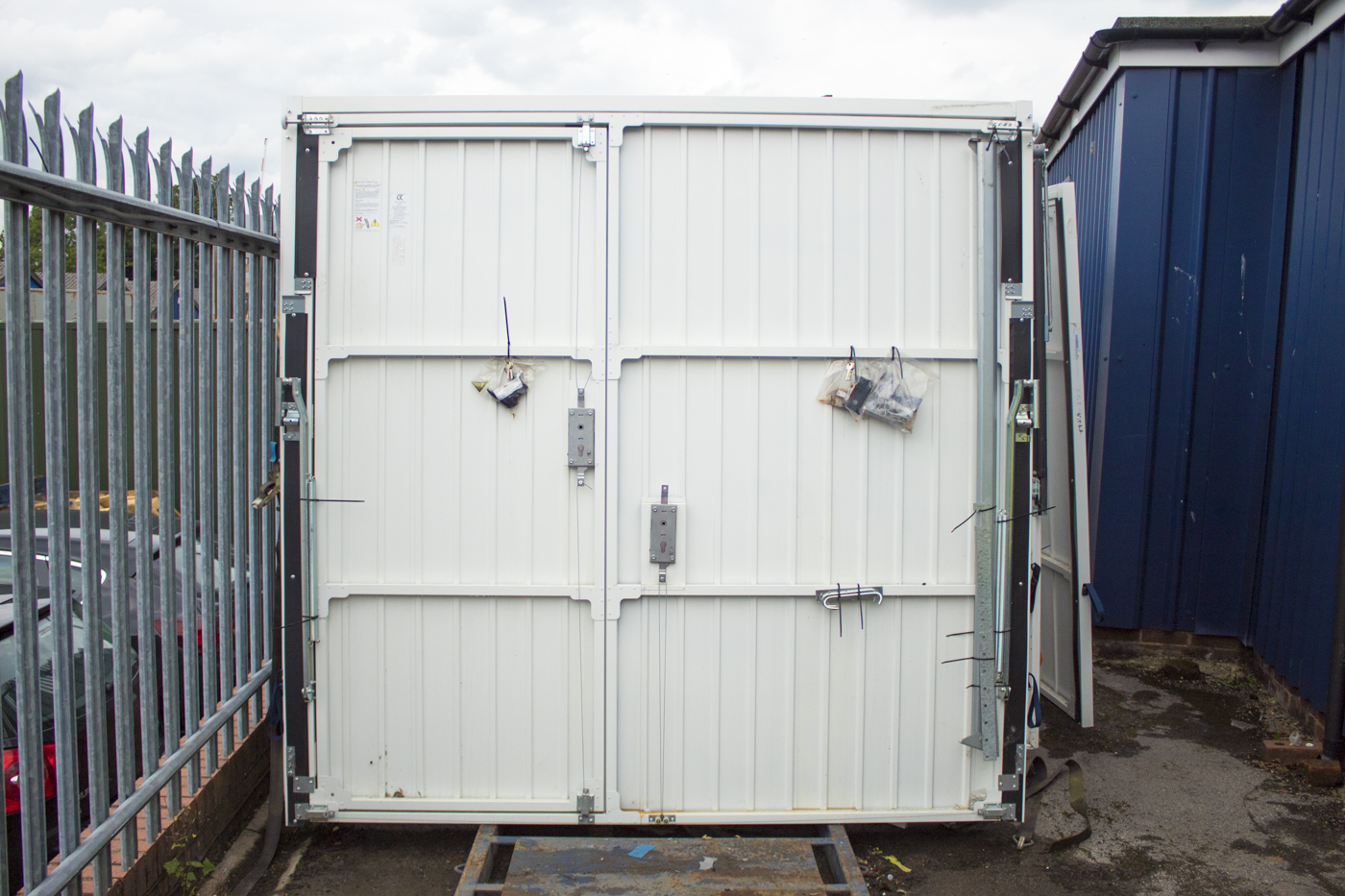 FORT-SMARTPASS-RETRACTABLE-GARAGE-DOOR