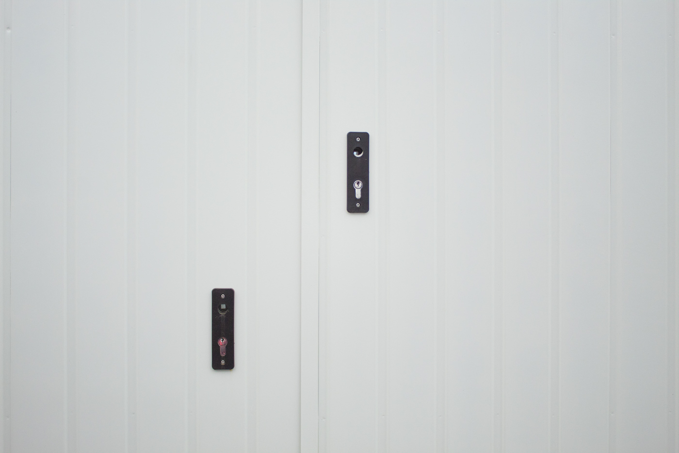 FORT-SMARTPASS-RETRACTABLE-GARAGE-DOOR