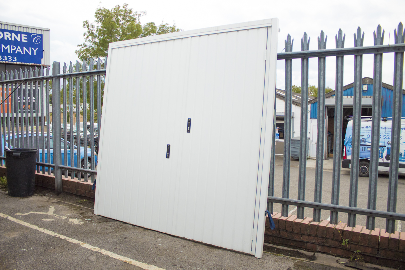 FORT-SMARTPASS-RETRACTABLE-GARAGE-DOOR