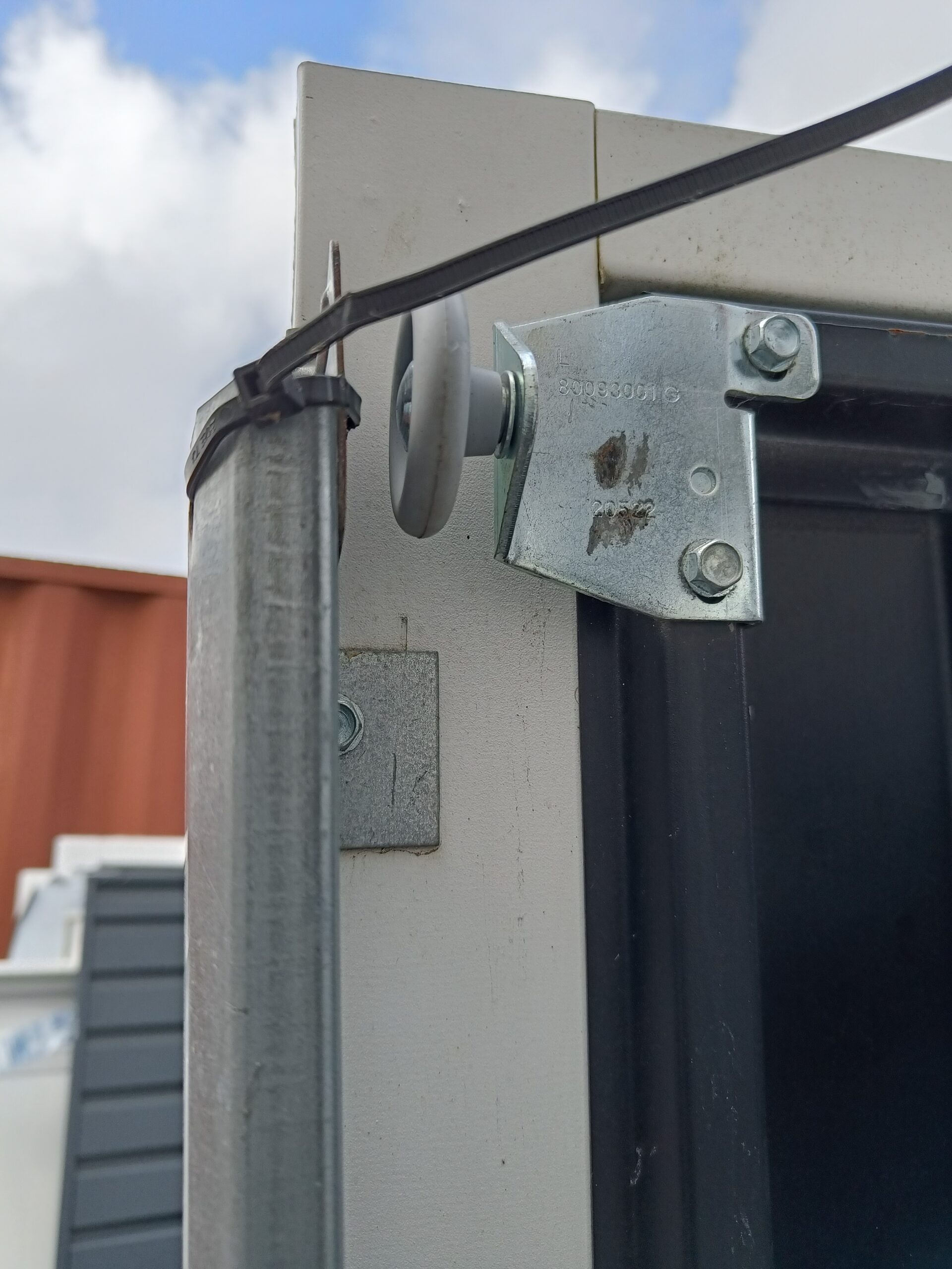 Novoferm Gemini Framed Retractable